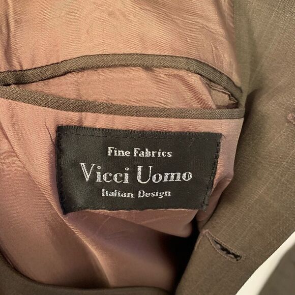 Vicci Uomo Men’s 2-pc Suit w/ Free Tie - Picture 6 of 7